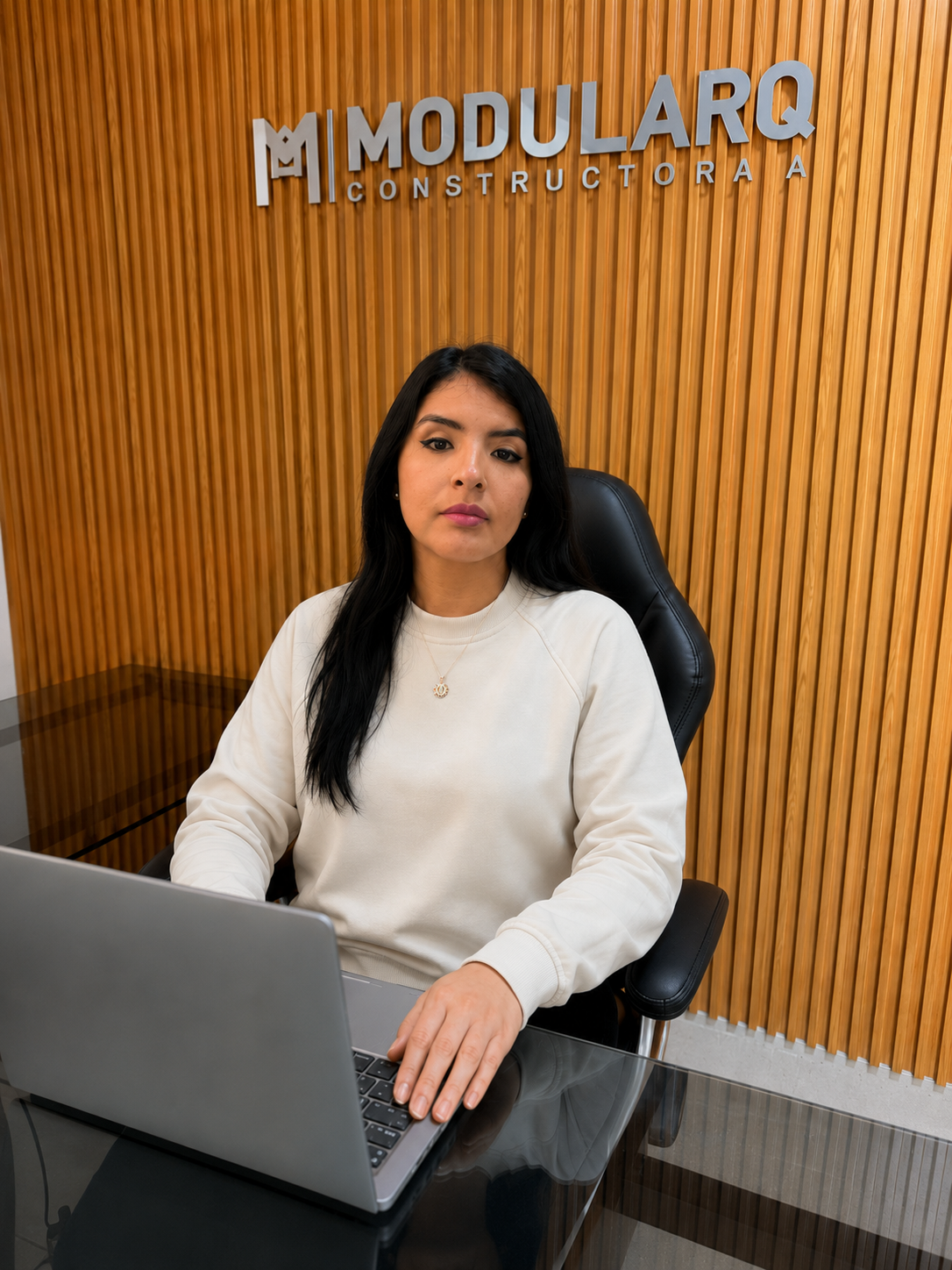 Pilar León